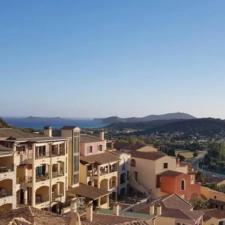 Apartment In Stile Marittimo, Centrale E Con Vista Mare